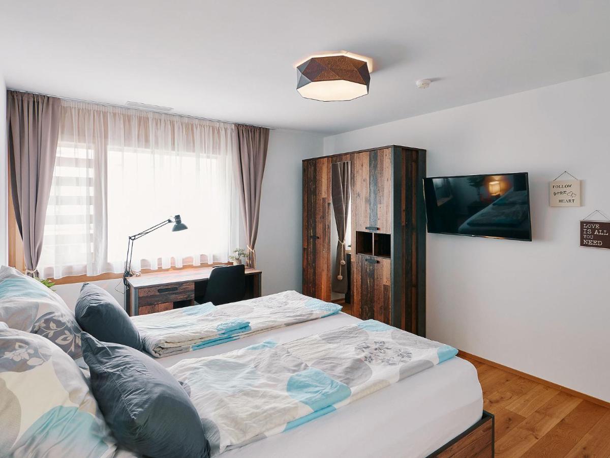 Montanas - Luxuswohnung Mit Kamin - Nahe Caumasee & Talstation Flims Exterior photo